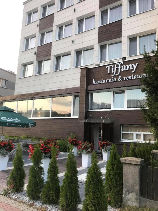 Hotel Tiffany ノベ・ミアスト・ルバフスキエ エクステリア 写真